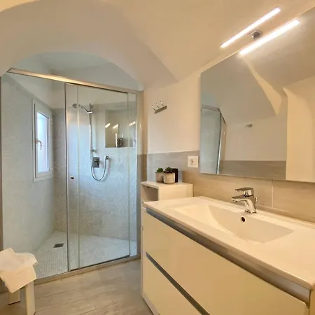 Casa Rosa Tre- 45 Quadratmeter Und Parkplatz By Interhome Lägenhet *