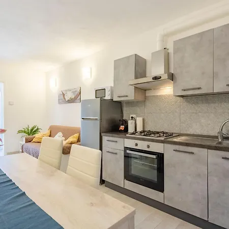 Casa Rosa Tre- 45 Quadratmeter Und Parkplatz By Interhome Lägenhet Rapallo