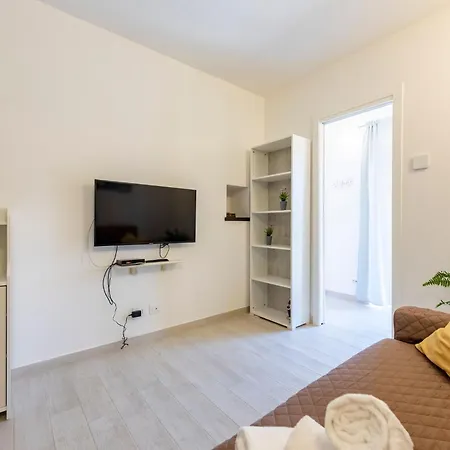 Lägenhet Casa Rosa Tre- 45 Quadratmeter Und Parkplatz By Interhome