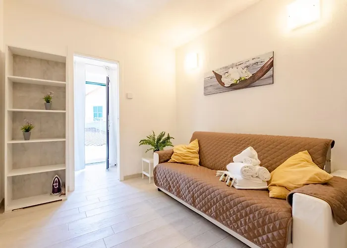 Casa Rosa Tre- 45 Quadratmeter Und Parkplatz By Interhome