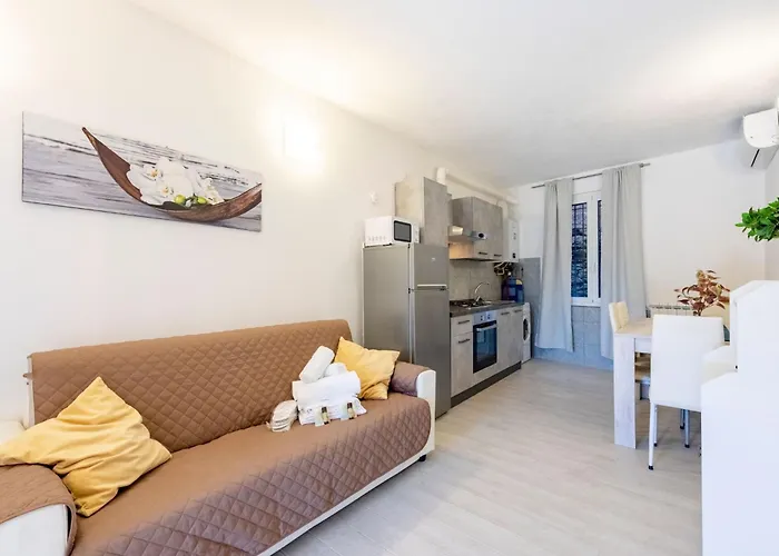 Apartment Casa Rosa Tre- 45 Quadratmeter Und Parkplatz By Interhome
